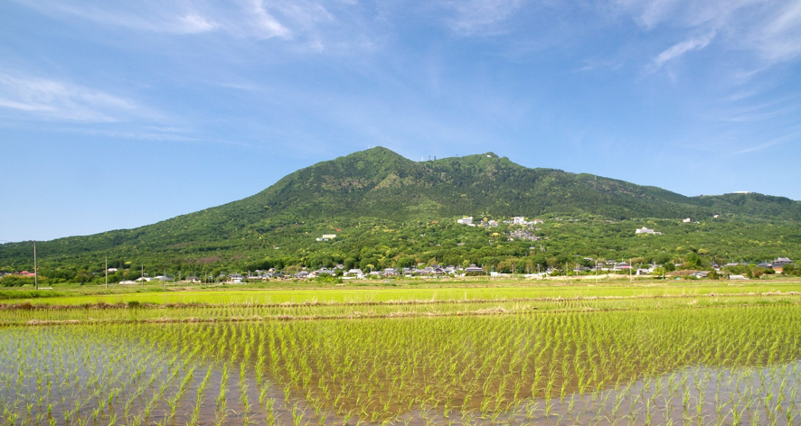 南西側から見た筑波山