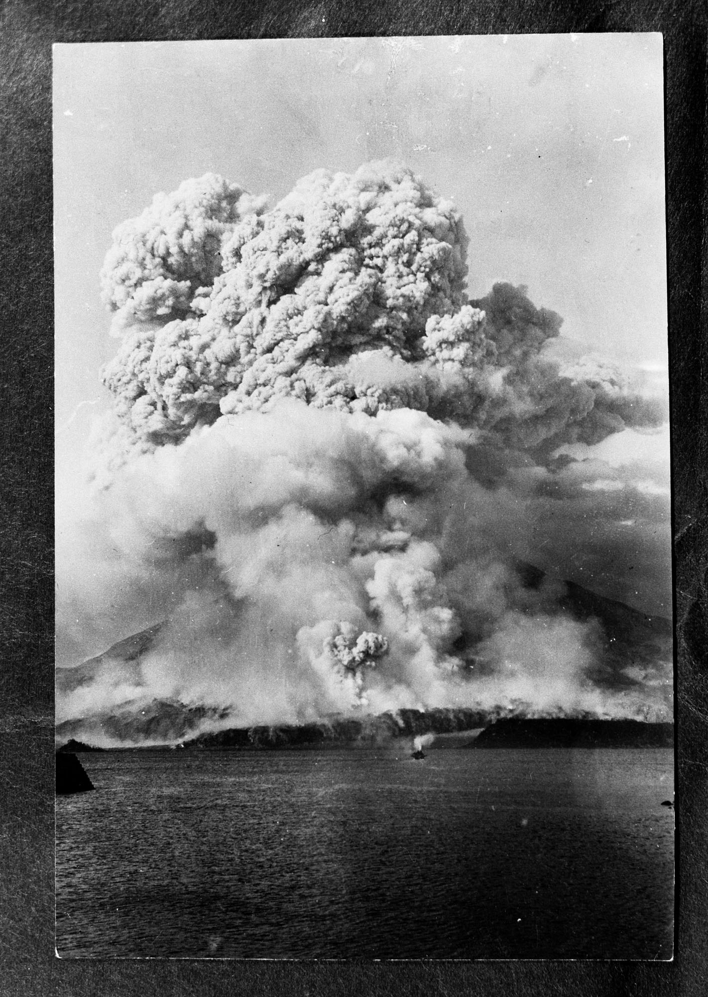 山口鎌次氏撮影の桜島噴火写真