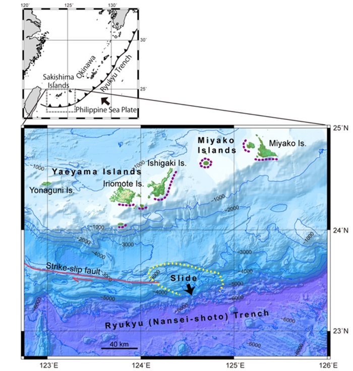 Fig. 1. Map showing the location of the Yaeyama Island and the large-scale slide that caused the 1771 giant tsunami.