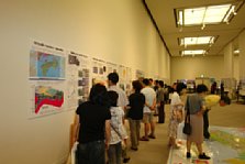 多くの来場者でにぎわう会場