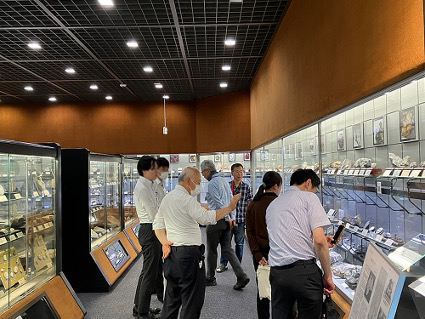 第9回 つくば市の産総研地質標本館の見学の様子