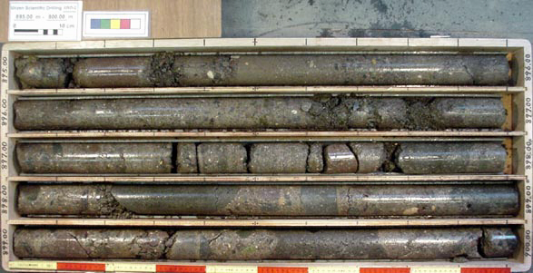895-900m