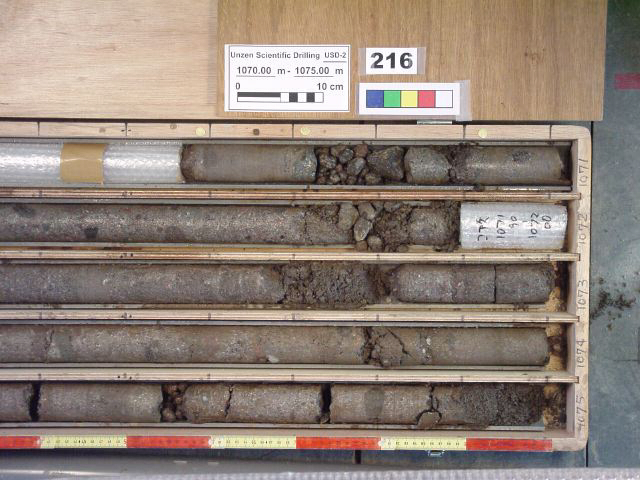 1070-1075m-r