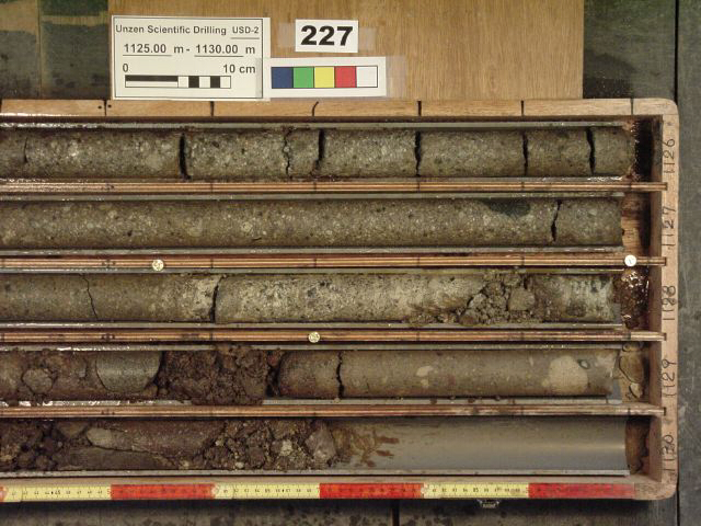 1125-1130m-r