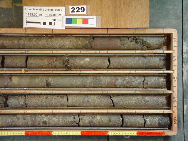 1135-1140m-r