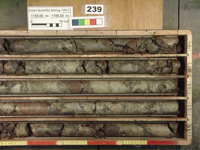 1185-1190m-r