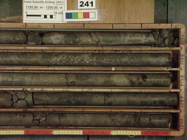 1195-1200m-r