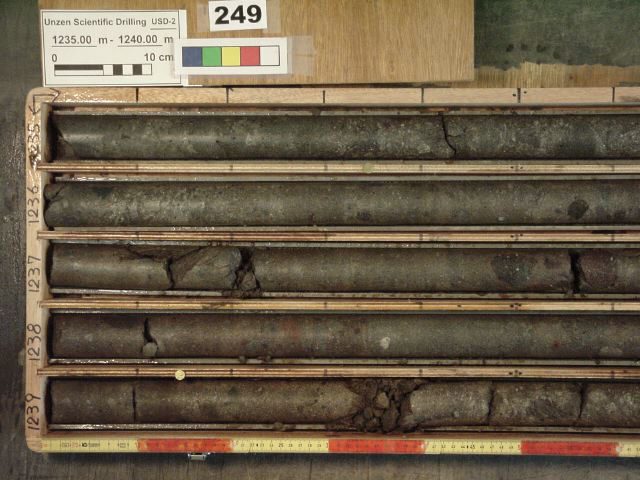 1235-1240m-l