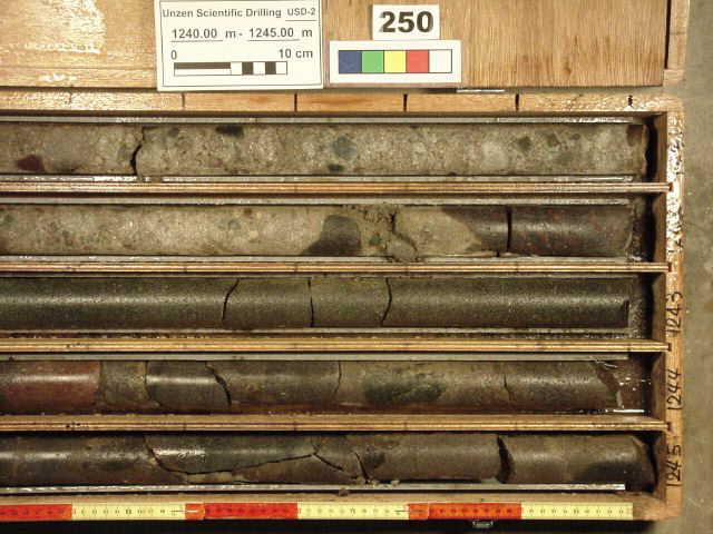 1240-1245m-r