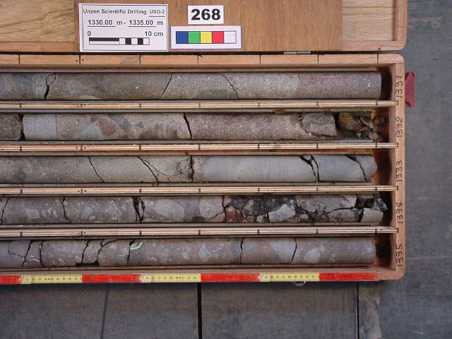 1330-1335m-r