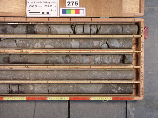 1365-1370m-r