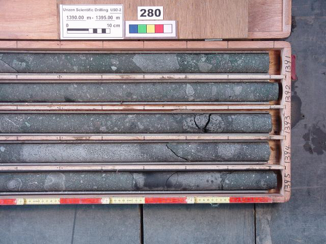 1390-1395m-r