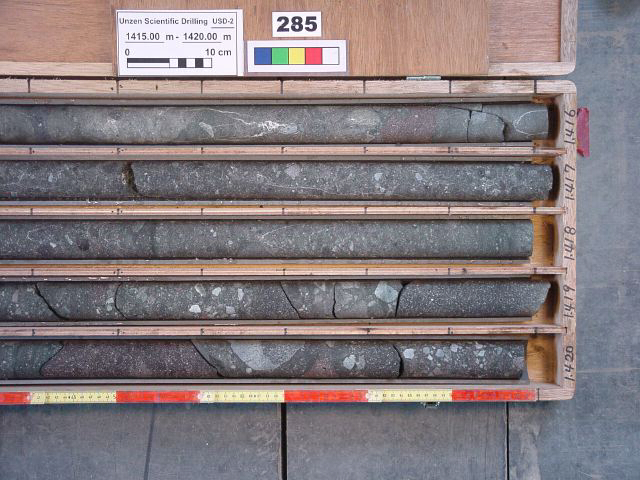 1415-1420m-r