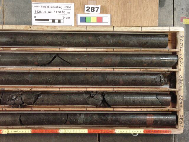 1425-1430m-r