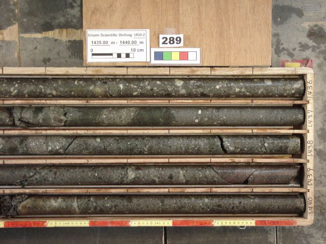 1435-1440m-r