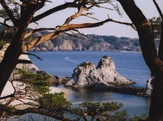 Biotite rhyolites of Jyodo-ga-hama, Iwate Prefecture.