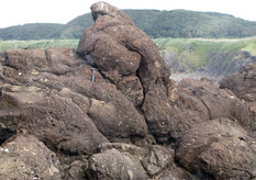 男鹿半島、かぶき岩の枕状溶岩